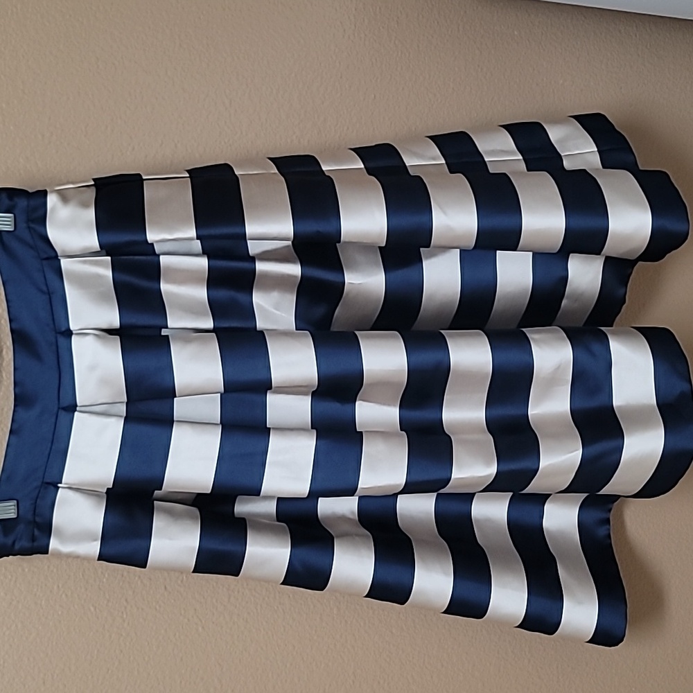 NWT Navy Blue and Gold  Striped Skirt 💙💛 - Picture 7 of 11
